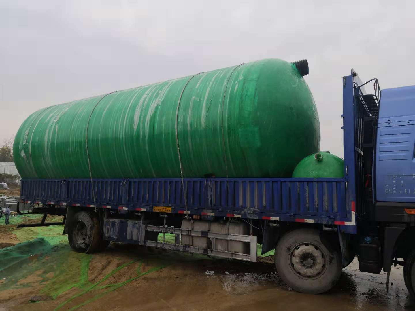 整体玻璃钢化粪池-一体化设计-提供便捷的清理与维护